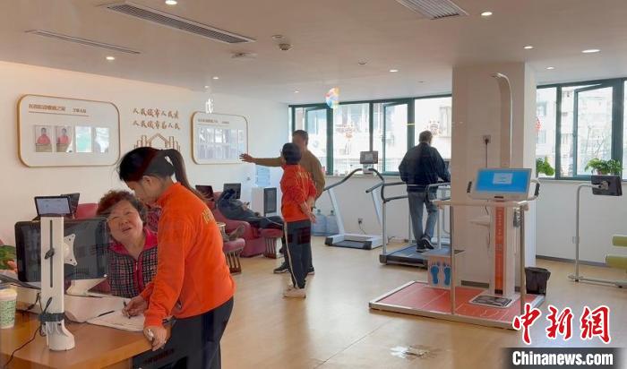 探秘银发专属健身房：从