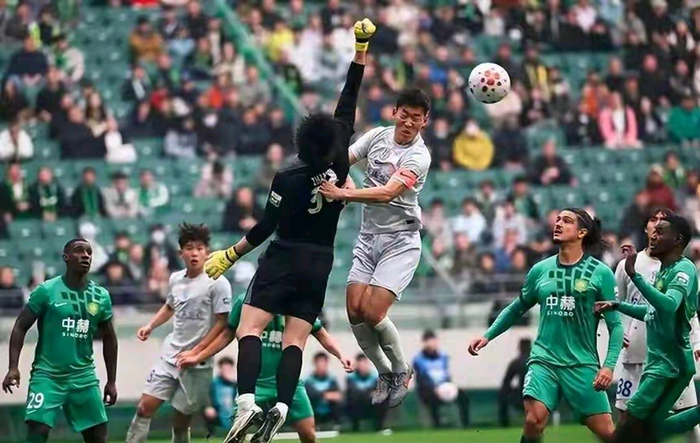 国安伤病潮与外援合同争议引热议