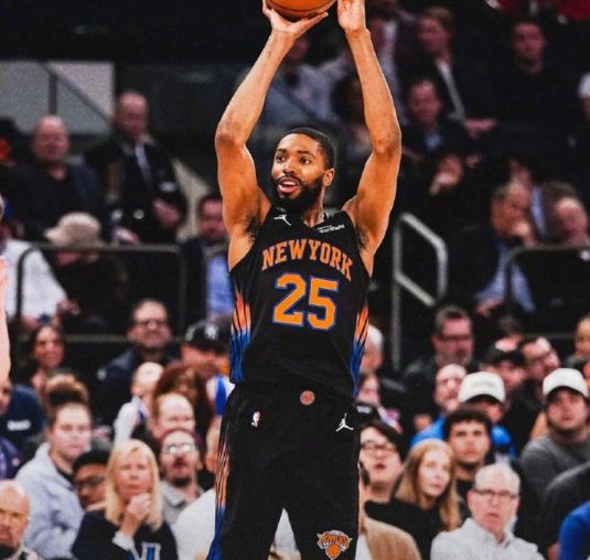 尼克斯主场大胜公牛锁定东部50胜席位