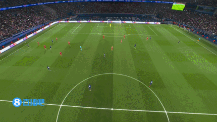 克瓦拉茨赫利亚绝杀巴黎力克利物浦 欧冠征程再