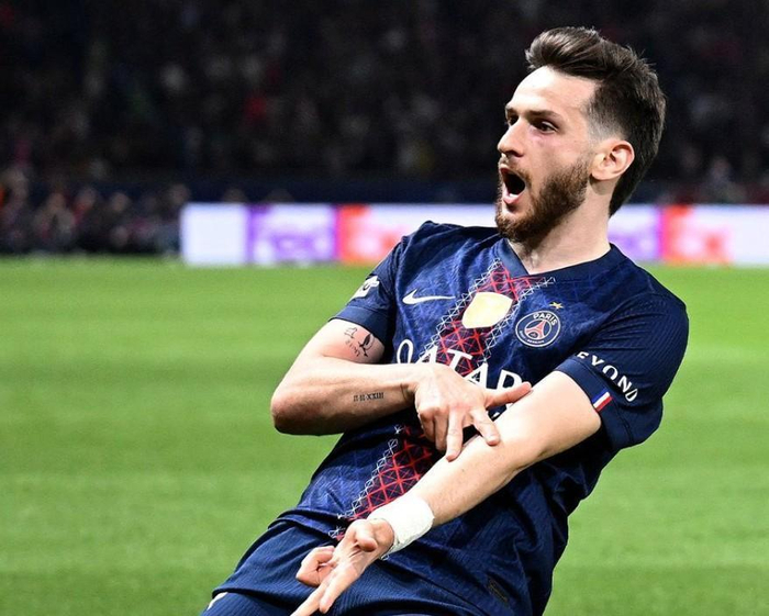 克瓦拉茨赫利亚绝杀巴黎力克利物浦 欧冠征程再