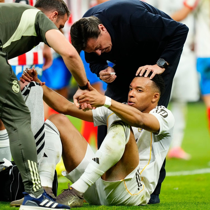 皇马对阵赫罗纳VAR裁判未发现姆巴佩流血，赛后