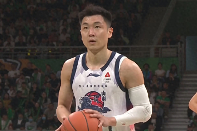 山东男篮客场逆转辽宁 系列赛总比分扳成1-1