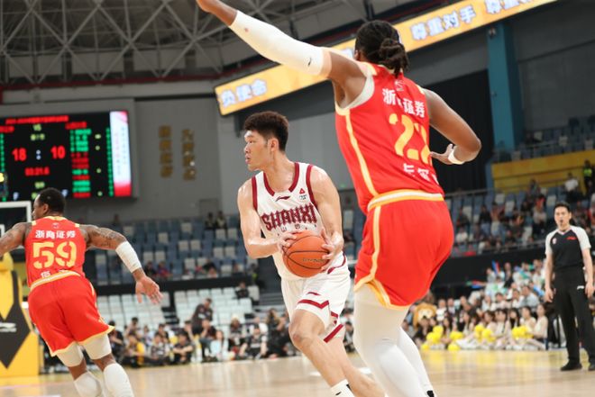 山西爆冷逆转广厦 于米提补篮绝杀助球队取得赛
